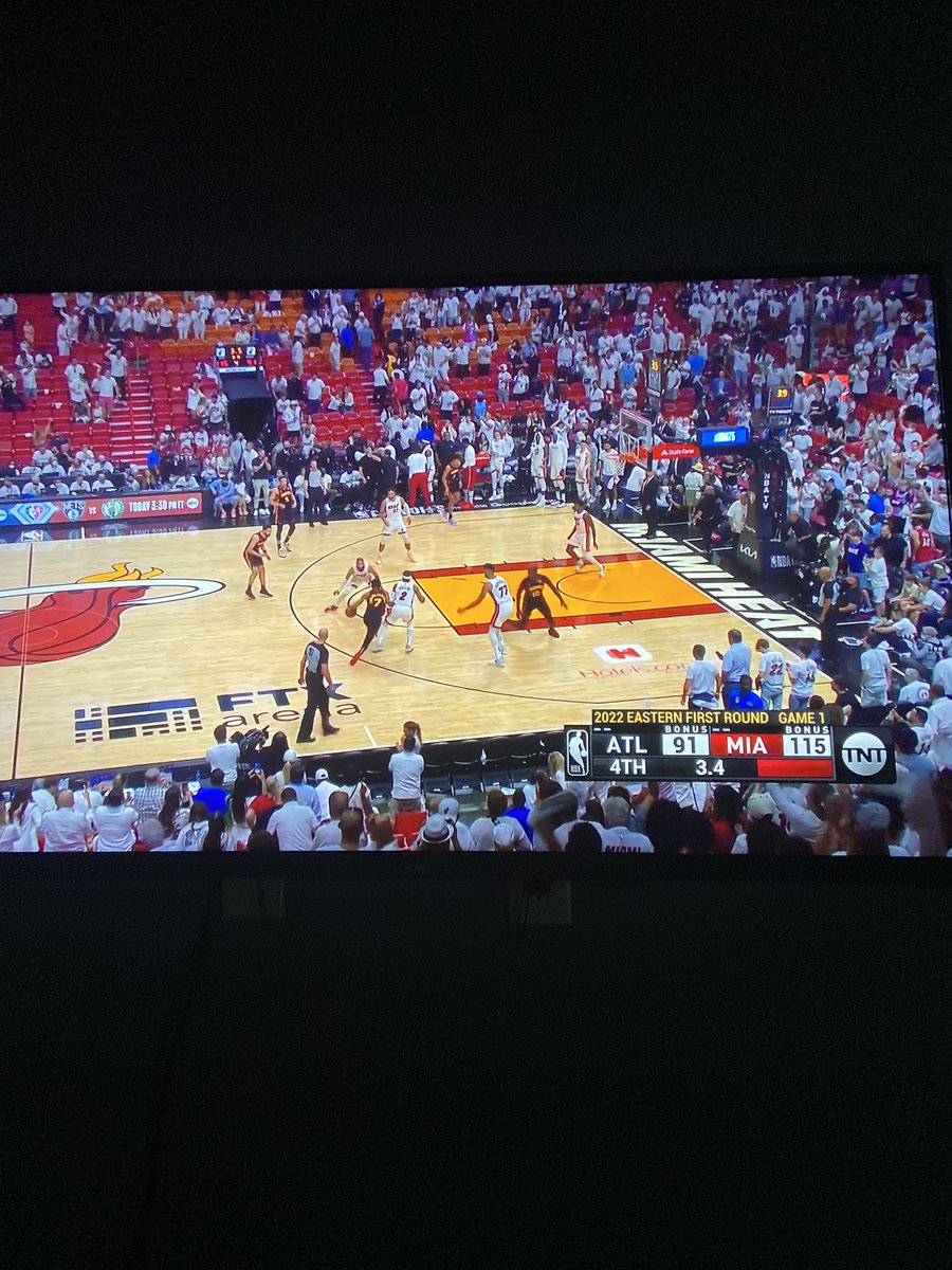 TorionoKB's tweet photo. Oh yeah 😏 #HEATNation #Heatin5 #HeatTwitter #HeatHawks https://t.co/ASXDEXwAGT