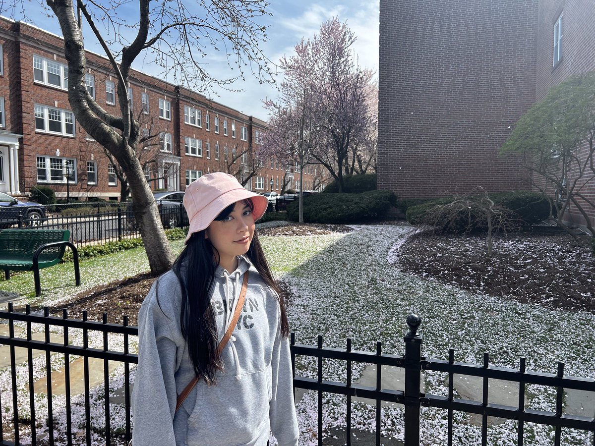 squashloaf_'s tweet photo. new hat 🌸 https://t.co/onNWmPI3By