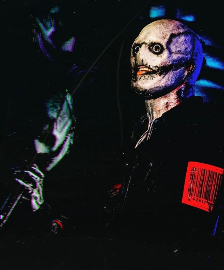 The first part of the #KnotfestRoadshow ends tonight in Vancouver
•
#Slipknot will take a month off, will we have any preview of the New Album...?