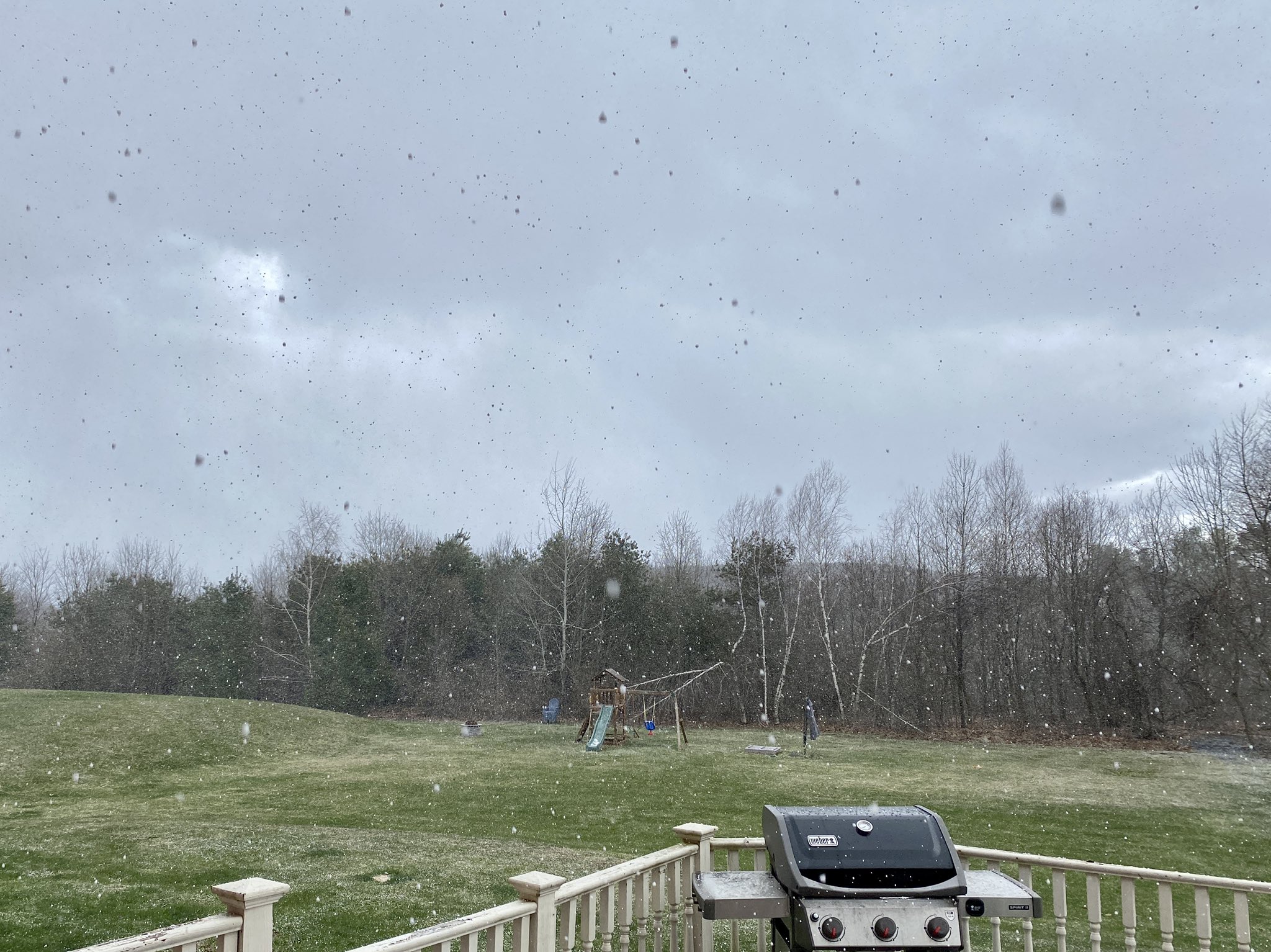 Andrew B. Palumbo on Twitter "It’s snowing in New England on Easter