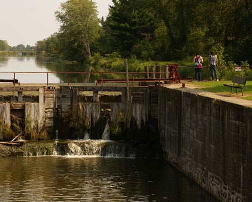 On this date in 1895 the Hennepin Canal opened to traffic from the Mississippi River to a point just above the Rock River Falls. Learn more about its history: bit.ly/3xcTHQU