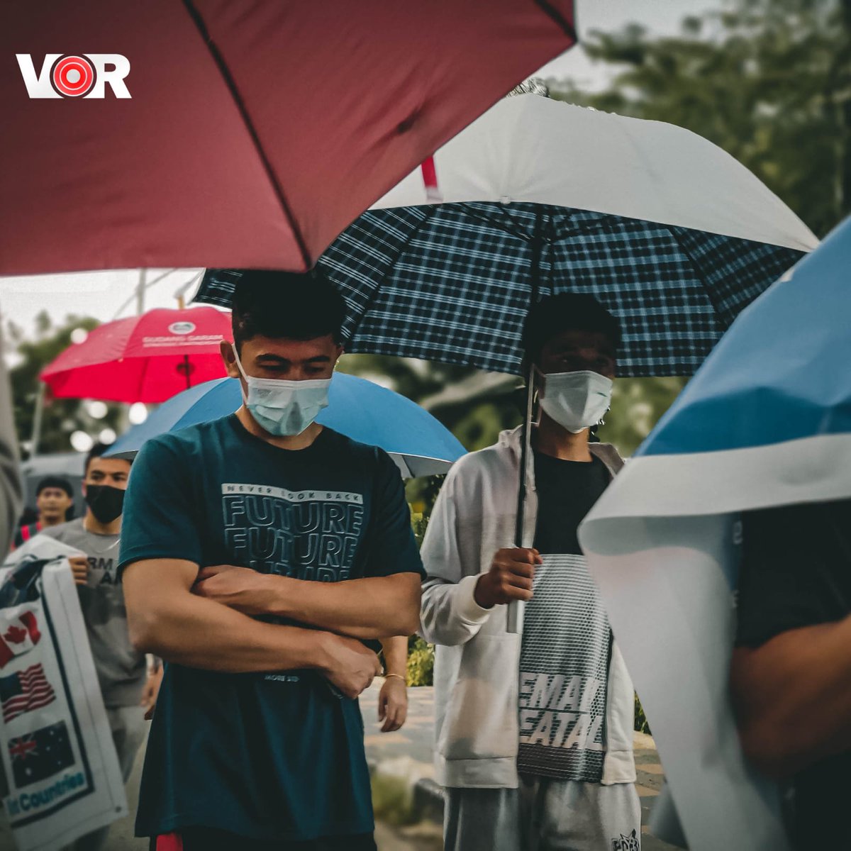 MokhtarHaidari5's tweet photo. Article 1: All human beings are born free and equal in dignity and rights. The same right are given in #UN refugee convention. People of concern have the right to seek asylum. But for Afg refugees in Indo that right is criminalized. #RescueAfgRefugees_Indonesia https://t.co/eiPTYOhtvY