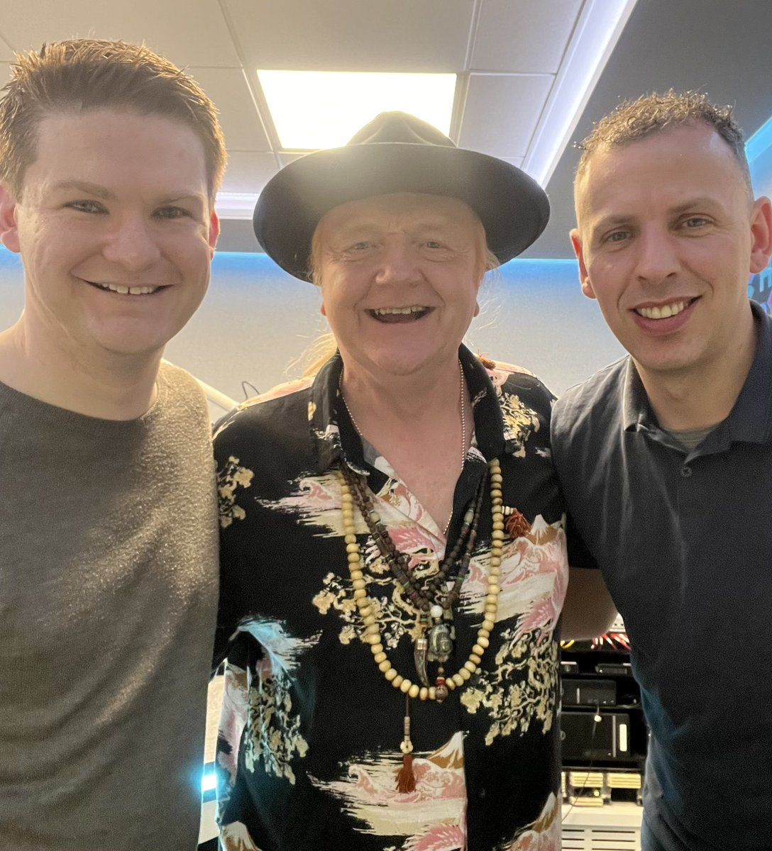 NightOwlsNE's tweet photo. It’s the penultimate Night Owls phone in tonight. Tell us your stand out moment from the show over the years… #endofanera #alanrobson https://t.co/NNdVZpkCji