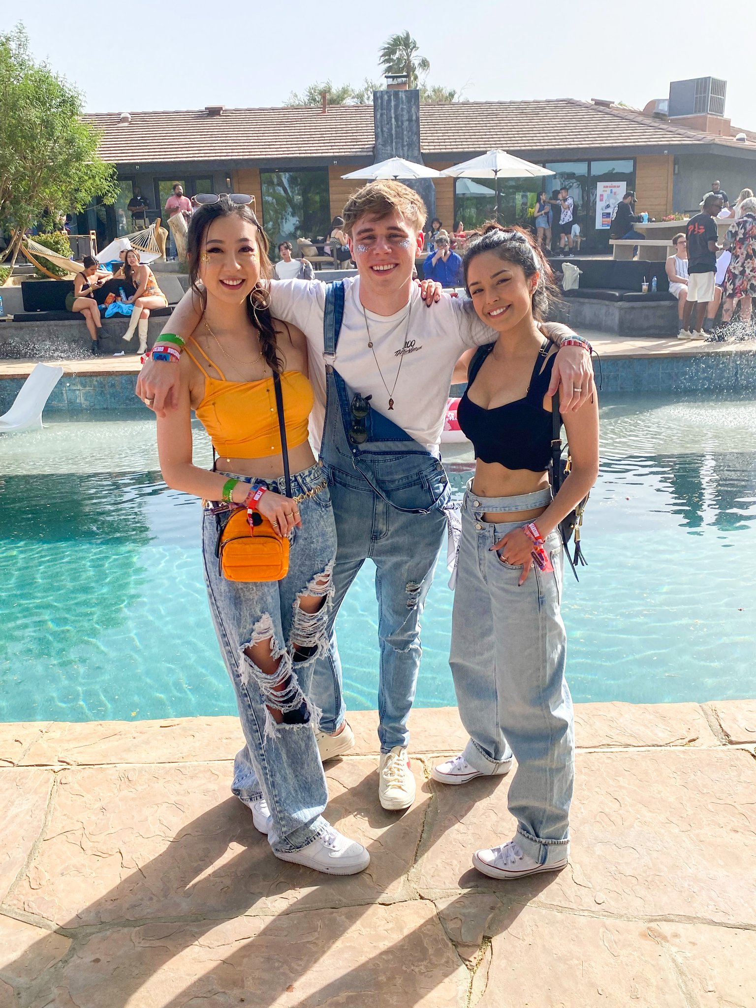 leslie on Twitter "Rae and I met a superfan at Coachella!!! 🥳 https