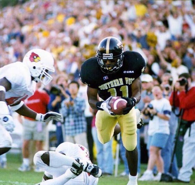 <a href="/sgideon85/">sherrod gideon</a> <a href="/Eagles_ToTheTop/">#SMTTT</a> Sherrod Gideon is the Goat!
He is the all time leading receiver in Southern Miss history with 3,214 yards, 193 catches &amp; 30 TD’s! #SMTTT