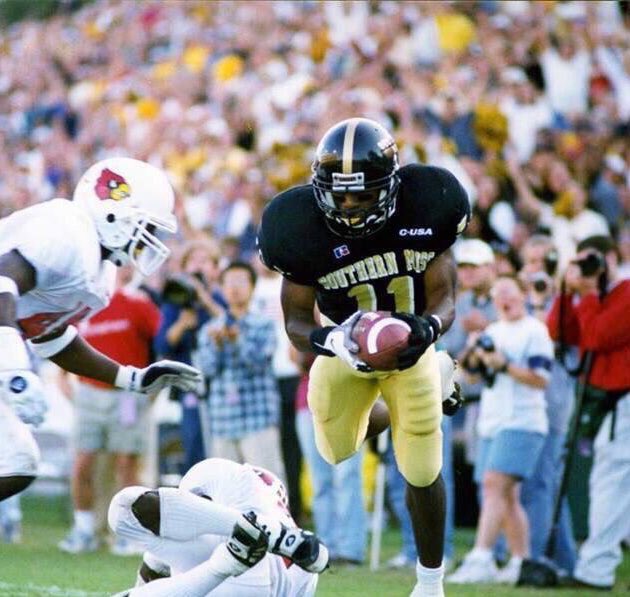 @sgideon85 @Eagles_ToTheTop Sherrod Gideon is the Goat! He is the all time leading receiver in Southern Miss history with 3,214 yards, 193 catches & 30 TD’s! #SMTTT