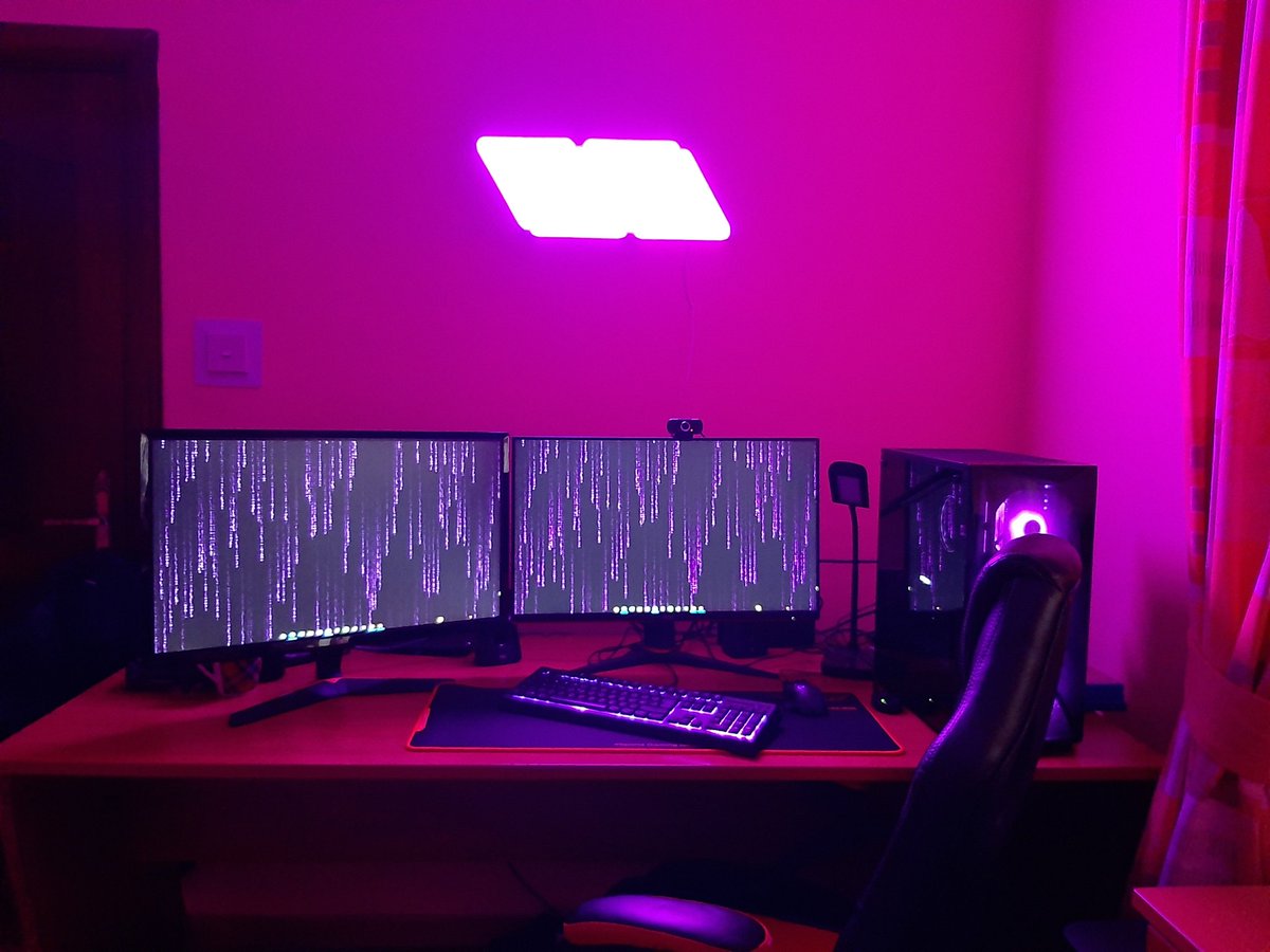 Crypto05030671's tweet photo. @VermaxFN Just need to fix cable management. https://t.co/iTdoXZ8YTB