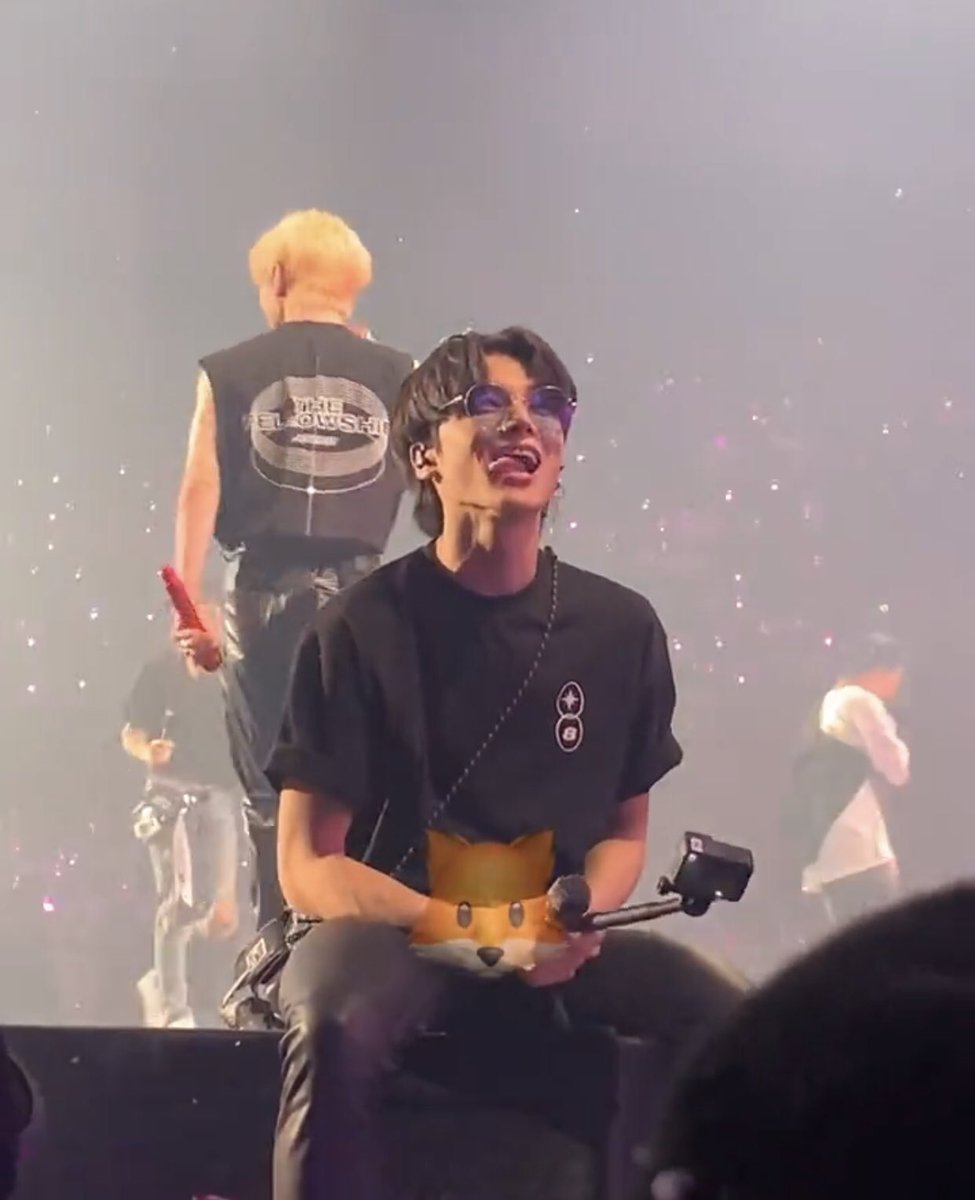 woosarchive's tweet photo. even in the lowest quality he still looks pretty https://t.co/JhNL3WiqzY