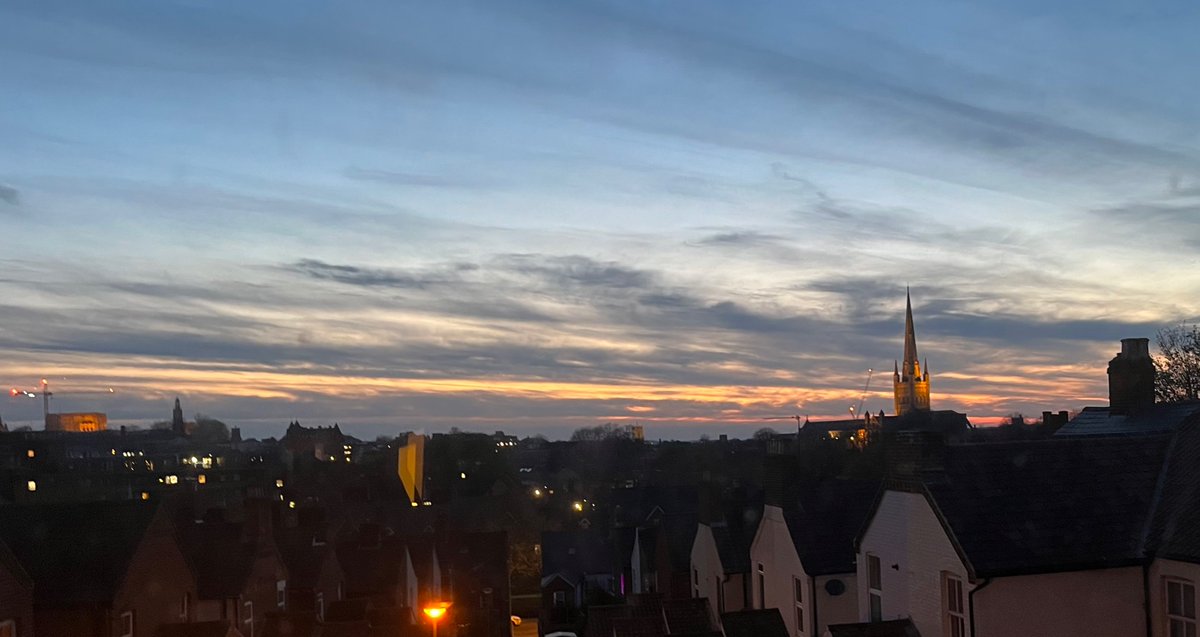 sarahshirras's tweet photo. #viewfrommyloo @duncanspalding it's been a while… https://t.co/tE0SHEWvT6
