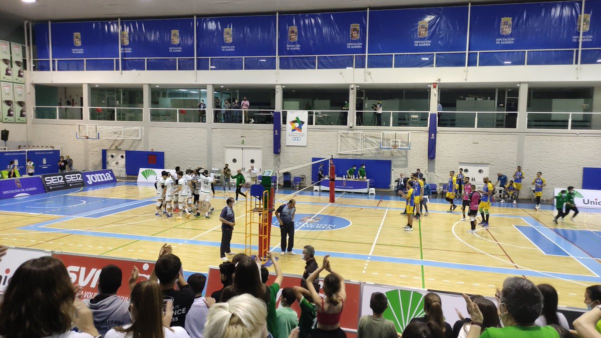 franparra17's tweet photo. Espectacular remontada para llegar a la final. Vamoooooooosssssss Unicaja Almería 💪🏻 https://t.co/p6WLWAfLDZ