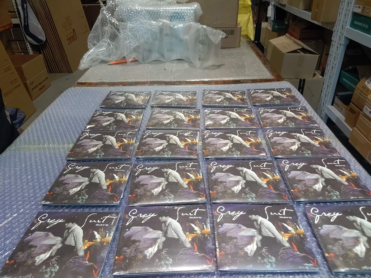 behpeuhshop's tweet photo. #Behpeuhupdate (04182022)
-KTOWN4U orders (pending orders)
-Glimo albums
photobook status ready to ship
digipack still under preparing items :(
Kr adrressARRIVALS~
-ALL KTOWN4U Suho greysuit albums
We are just waiting for the glimo to arrive on our kr address. https://t.co/thjEqdE903