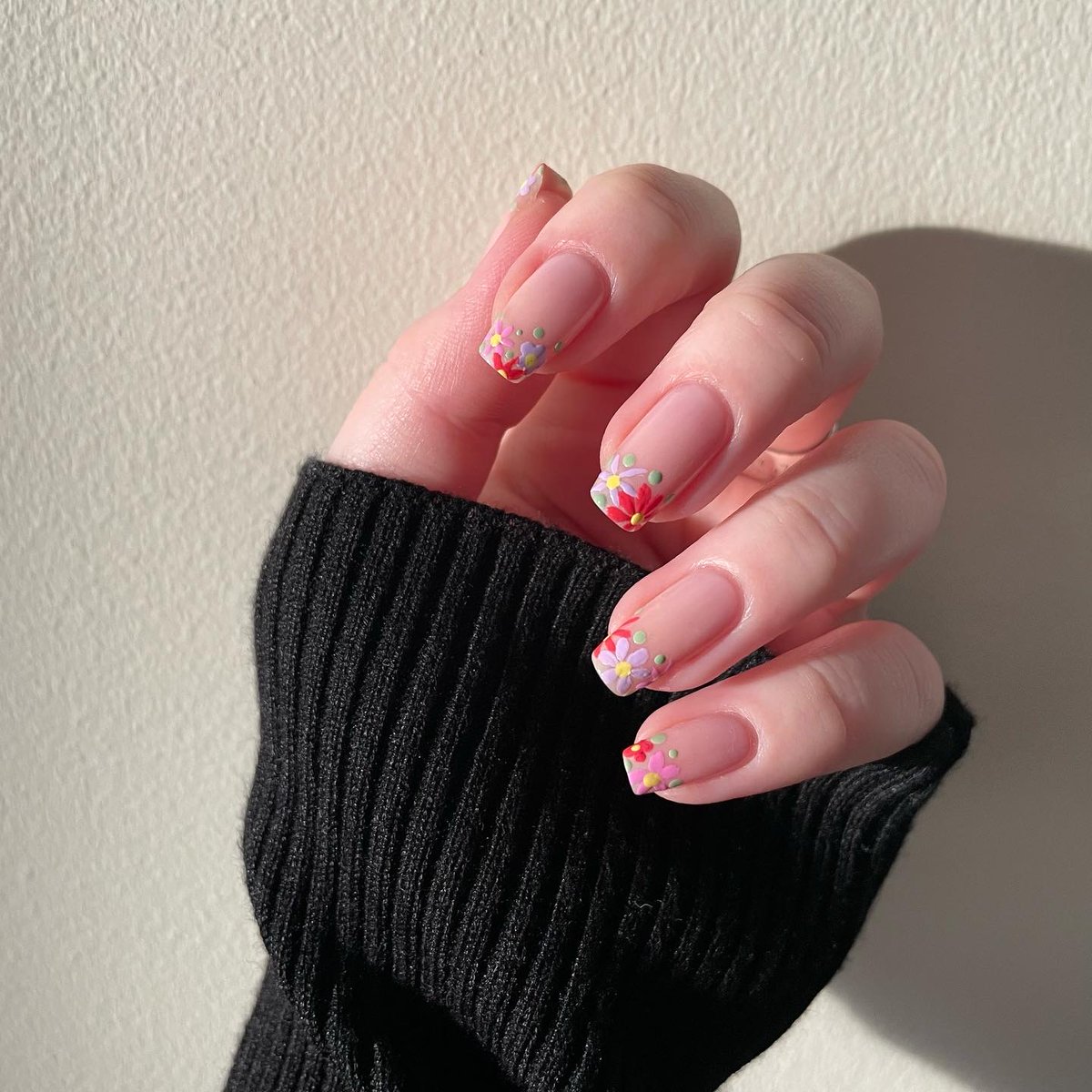 CoutureCuticle's tweet photo. Contrary to popular belief these are groundbreaking 🫖
.
.
.
#holotacospring2022 https://t.co/ehl05FSVMi
