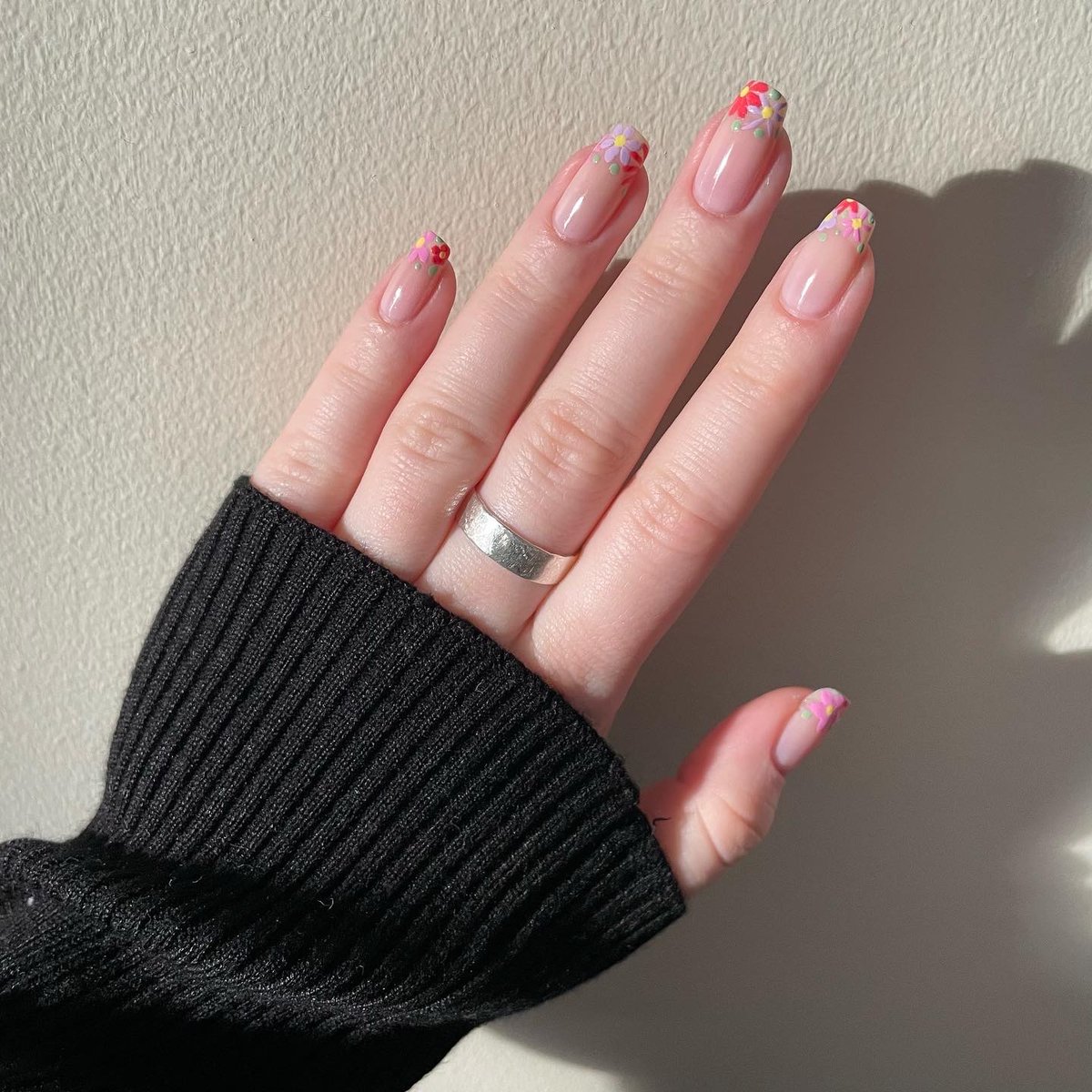 CoutureCuticle's tweet photo. Contrary to popular belief these are groundbreaking 🫖
.
.
.
#holotacospring2022 https://t.co/ehl05FSVMi