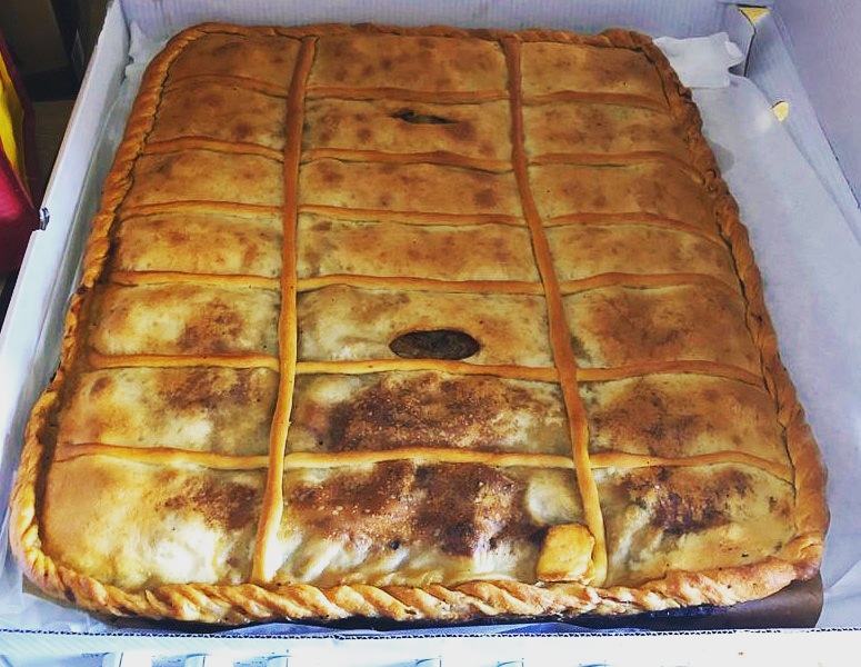 DelfinaMonfort's tweet photo. #exquisiteces empanada de zamburiñas 😋 https://t.co/zmPPERIVEm