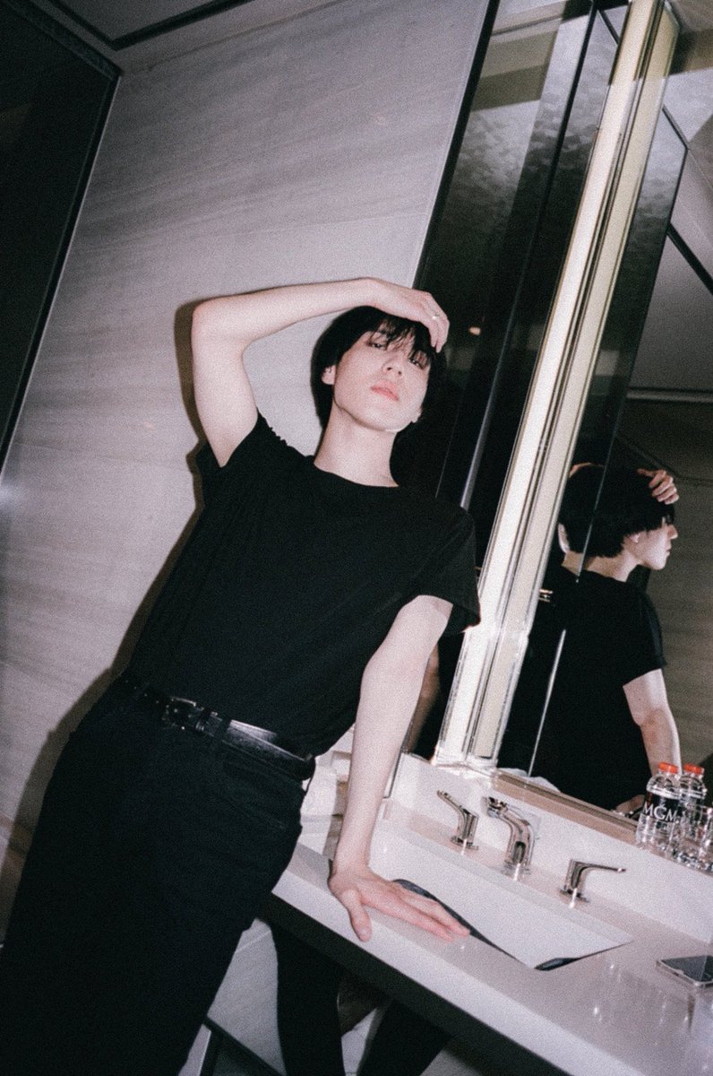 ㅤㅤ ㅤㅤ    @𝗀𝗒𝖾𝗈𝗇𝖼𝗁𝖾𝖾 
      ⸻ 𝙊𝙉 𝙄𝙉𝙎𝙏𝘼𝙂𝙍𝘼𝙈. 

    ❝ #seductivesunday o algo asi. ❞

       ⌂        ⌕        ⊞       ♡        ○