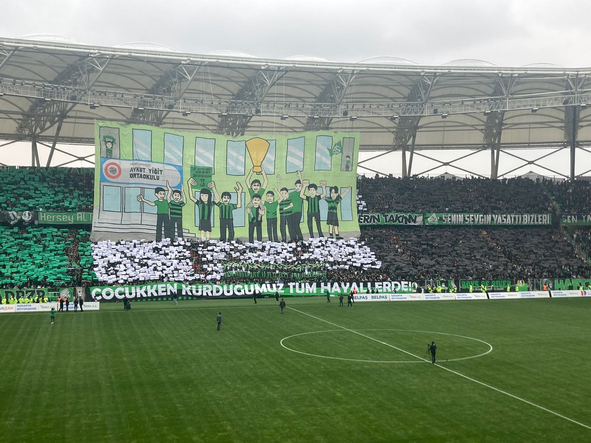 erdinc054's tweet photo. Encok biz üzüldük en çok biz sevinecegiz 🖤💚 #Sakaryaspor https://t.co/MXjQQix1RE