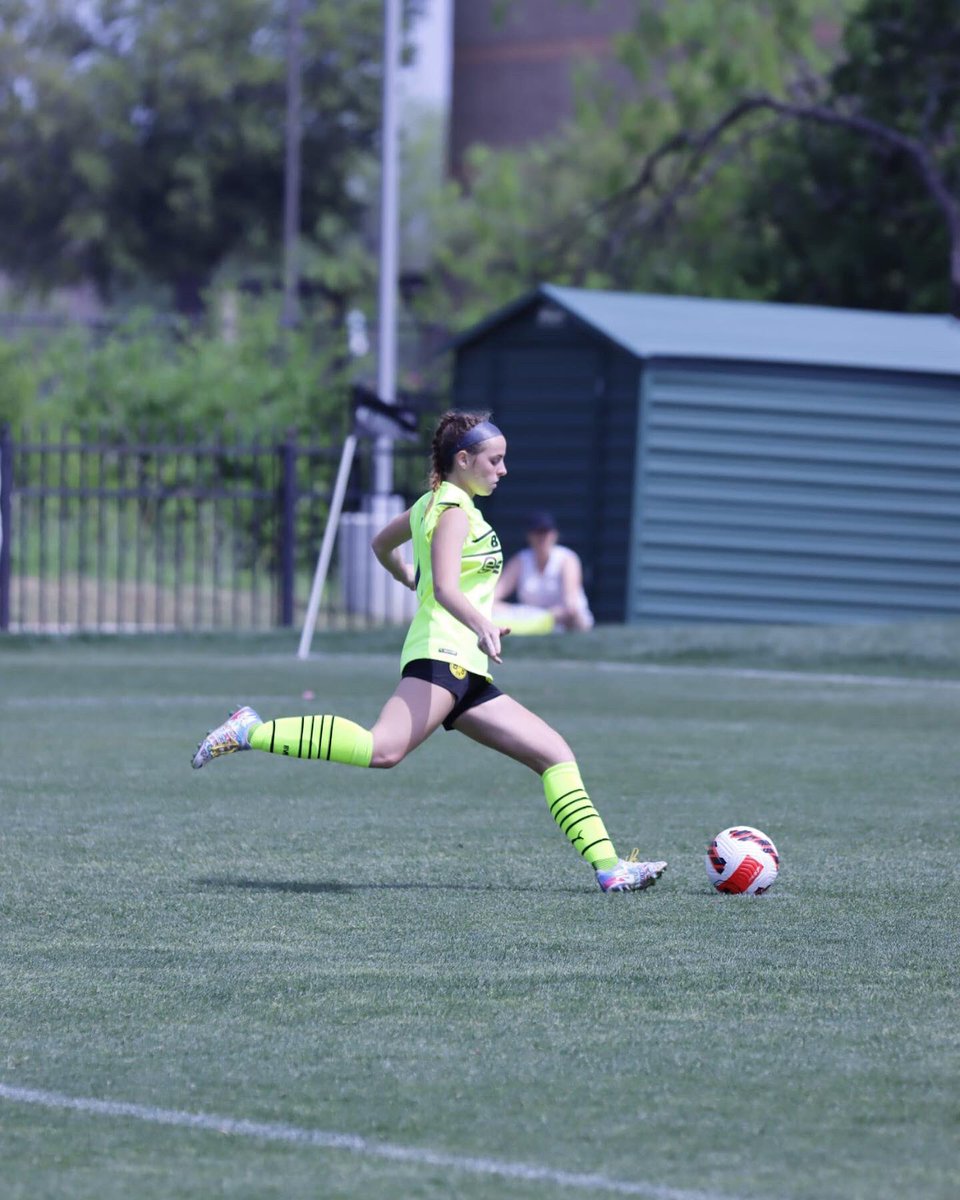 emmayostenn's tweet photo. Had a great weekend playing in the Dallas Girls International Cup. Proud to have made it to the semi-finals, but sad to have seen it end with pks. Thank you to all the coaches that came to watch! @BVB_05_GA https://t.co/XlBSjke7pX