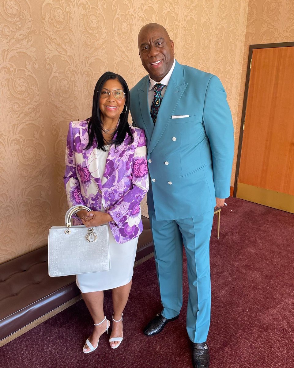 MagicJohnson's tweet photo. Co-Pastor Charles Blake II delivered a powerful message this Resurrection Sunday entitled “The Misunderstood Messiah!” Happy Easter everyone and God bless you!✝️🙏🏾 https://t.co/22YwS6ihIG