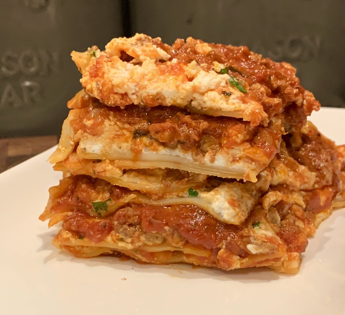 mentalcasemama's tweet photo. This is for those who appreciate lasagna. I used the lasagna sheets, beautiful ricotta, and fresh mozzarella that I bought at the Italian market. Using my homemade sauce. If you’re going to be rude just don’t. https://t.co/ZnIvxRCR0z