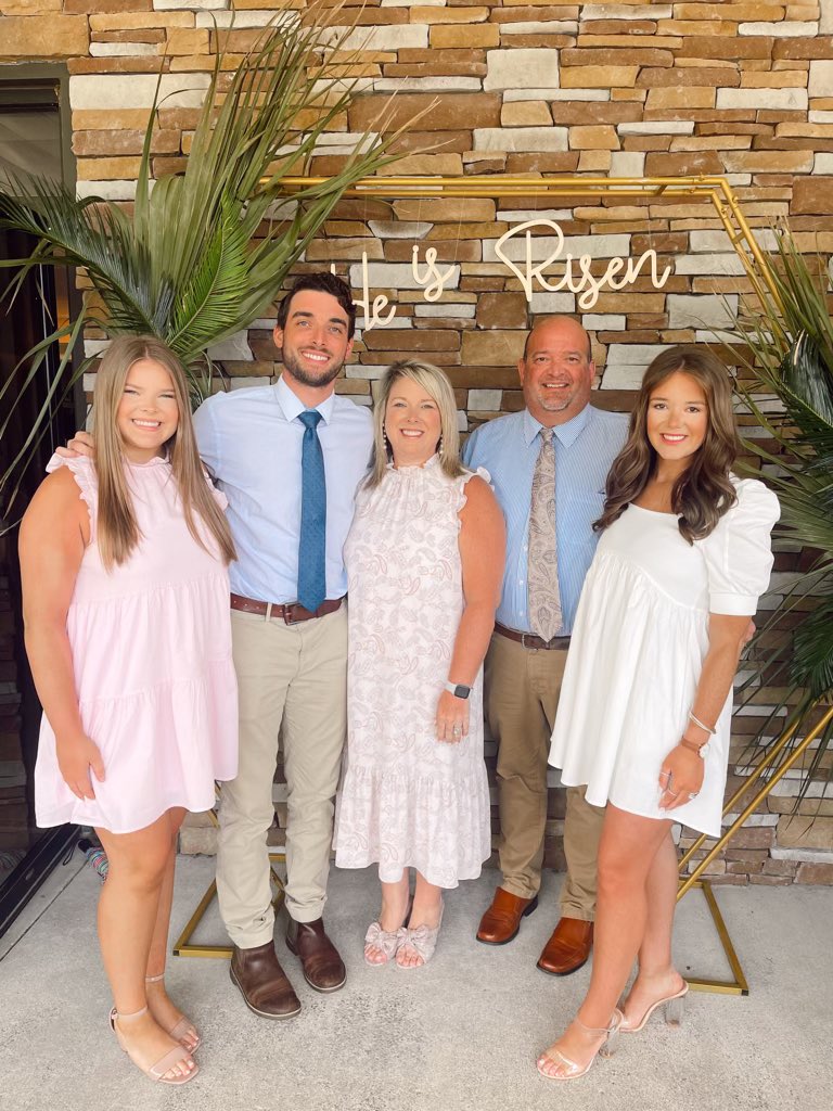 darbselbon's tweet photo. Happy Easter from the Nobles’ https://t.co/NaZGeP9KEG
