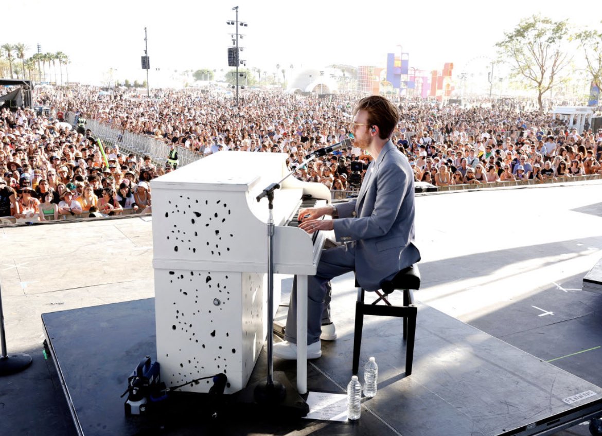 kroq's tweet photo. The @finneas photos came out 🔥
#Coachella 

(📸 Frazer Harrison/Getty Images) https://t.co/3Fwa3JVxhb