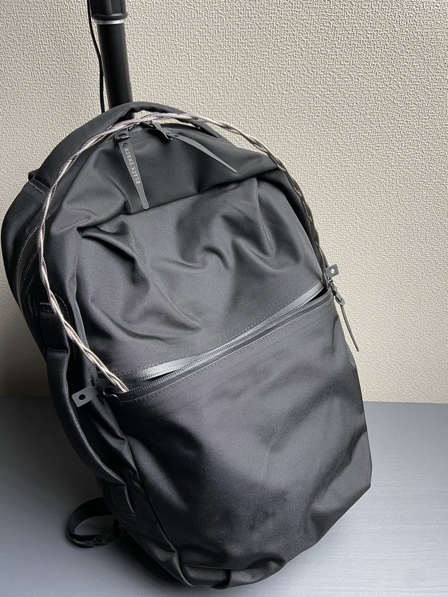 imigramrk's tweet photo. 【DIY】
脱・陥没SHADOW22!
上部のテックキットに物を詰めすぎると陥没してしまう問題に、ステンレスワイヤーで対抗してみた!
モバイルバッテリー程度ならこれでシルエット保持できる。
#blackember #shadow22 #diy https://t.co/3onAJTYa2k