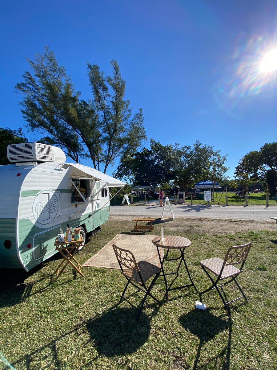 Cawinakins's tweet photo. @Jason Hi! I have a mobile specialty Cuban coffee shop. Espresso-based drinks, tea, juices &amp; light bites. I’m a one-woman show ☕️ https://t.co/pY3bj2bdKI