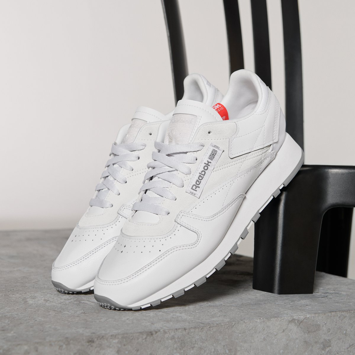Reebokjp's tweet photo. Life is Classic.
何をするかではなく、なぜそれをするのかが重要なのだ。
The Classic Leather Make It Yours.
△https://t.co/AiVQW3DsSQ
#リーボック
#LifeisnotaSpectatorSport
#人生を動いて動かせ https://t.co/0zwbBZew3h