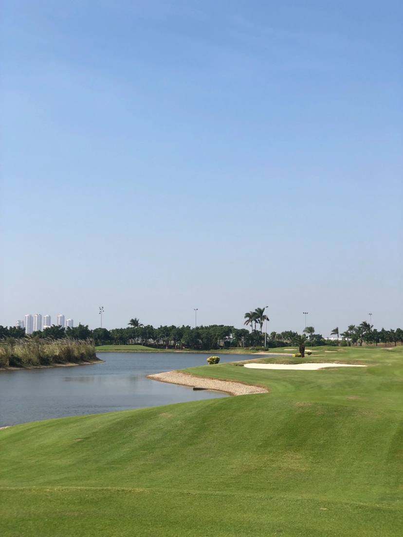 jing888555's tweet photo. Went to play golf on weekends https://t.co/xek0X1ESKA