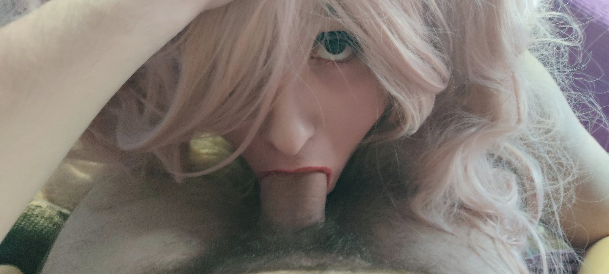 2 pic. today i had fun with a good friend
 ???

he loves to use me to release his stress????
 as a good