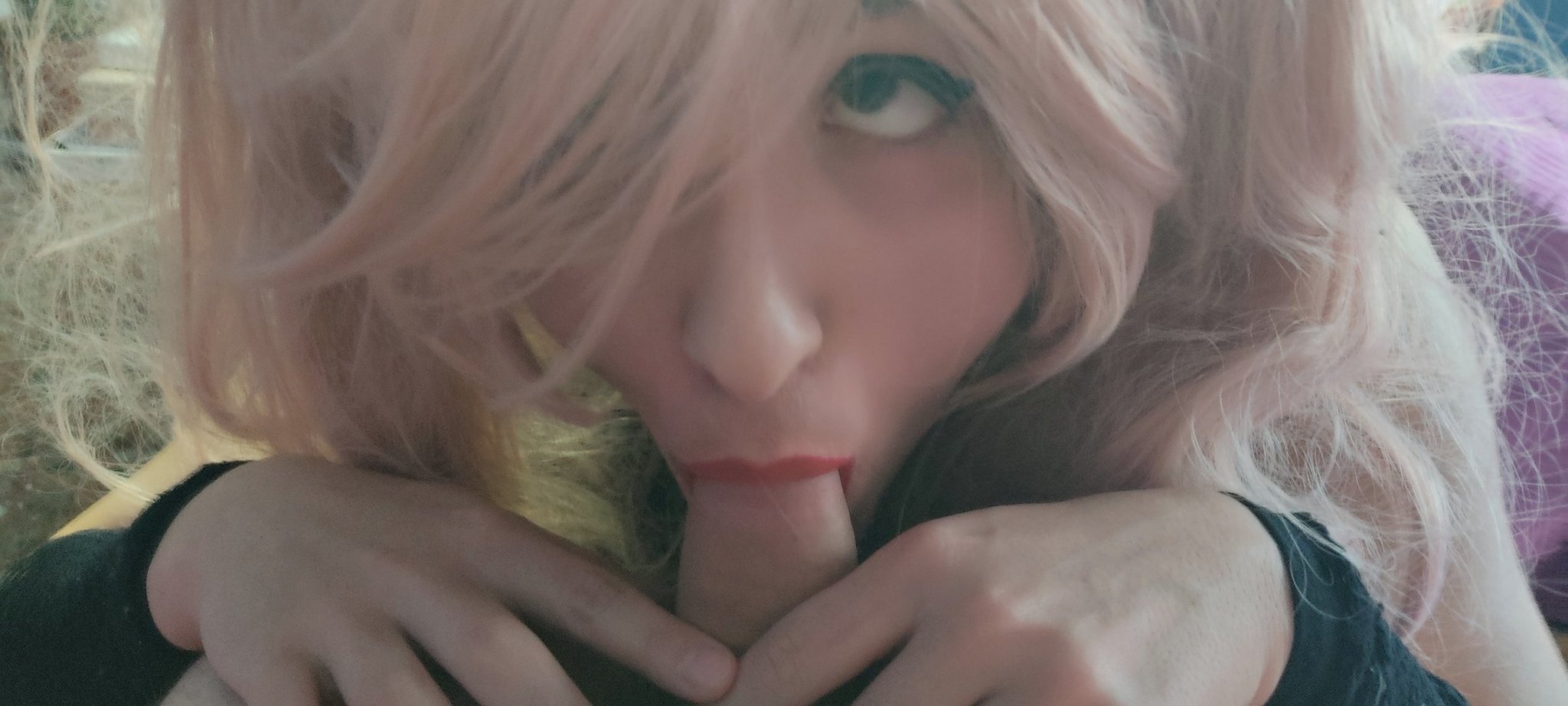 1 pic. today i had fun with a good friend
 ???

he loves to use me to release his stress????
 as a good