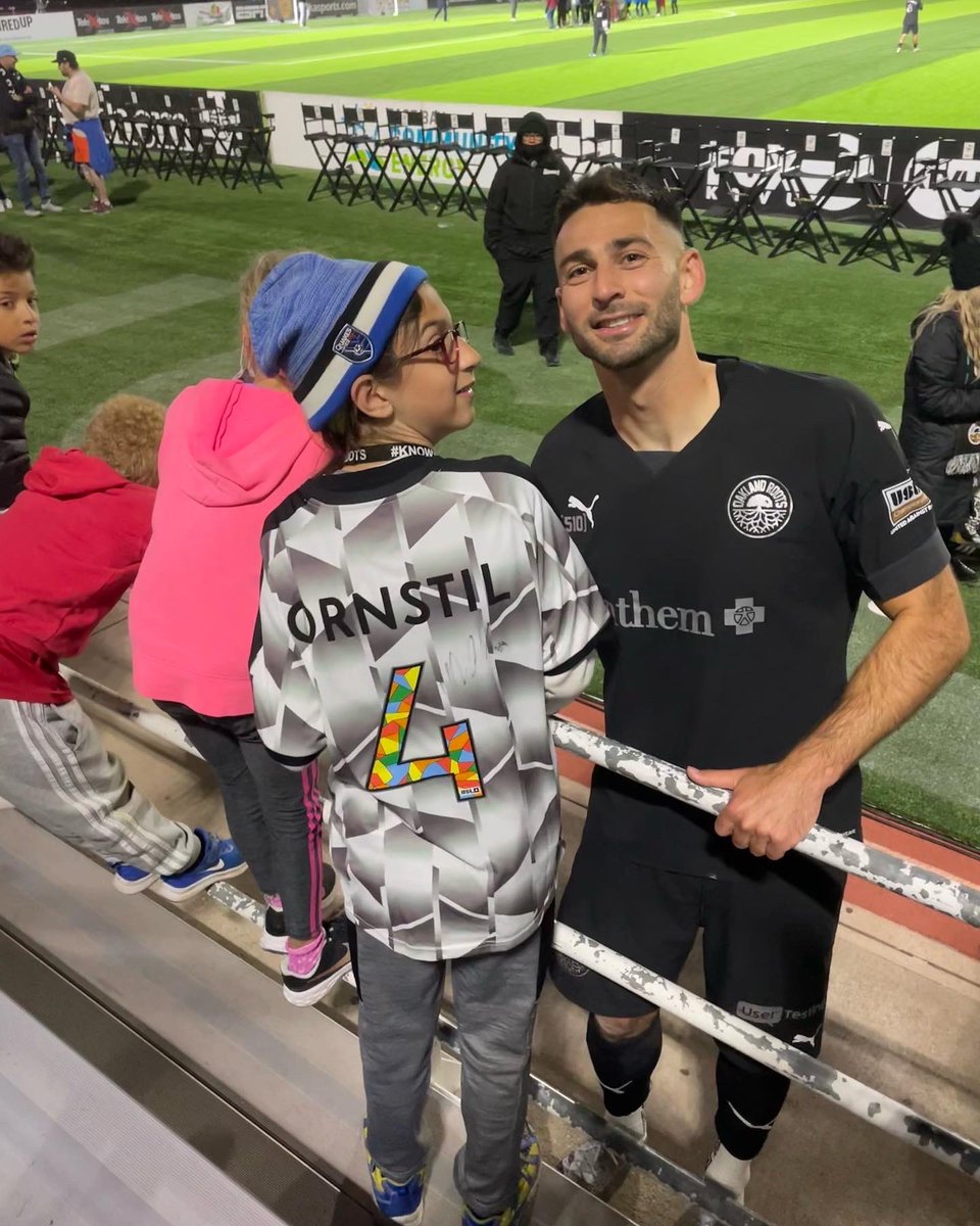 Sir_Maximus_'s tweet photo. Always special playing on Oakland soil, even better to get the first W of the season on it.   Surreal to see a kid wearing my jersey because we went to the same middle school or to talk with kids who play for Bay Oaks, b/c that used to be me and would be me if I was their age. https://t.co/REXl2oeFRW