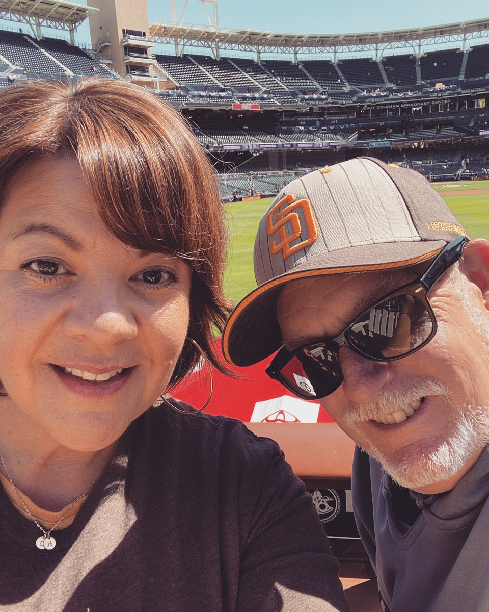 Let’s go Padres!⚾️
Happy Easter ✝️🐣💕
#TimeToShine