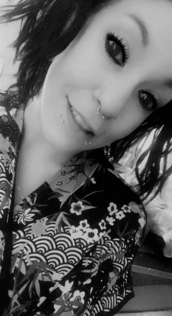 natalie_bader's tweet photo. #selfie https://t.co/5IGTQhUYTH