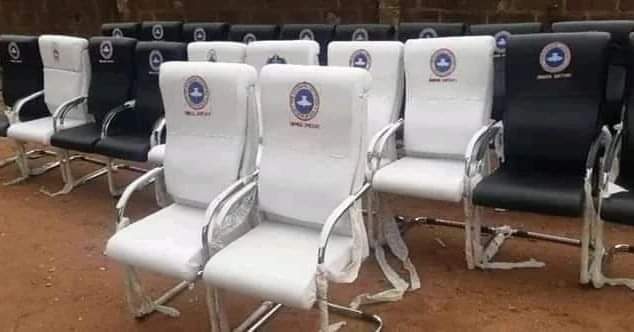 NgFurnitures's tweet photo. βοΈ#09029437927 CALL FOR AFFORDABLE AND QUALITY CHAIRS AND MONOGRAMING π #AuditoriumChairs #ChurchChairs
#ConferenceChairs #Waiting **WE DELIVER NATION WIDE** https://t.co/VxO8khX17h