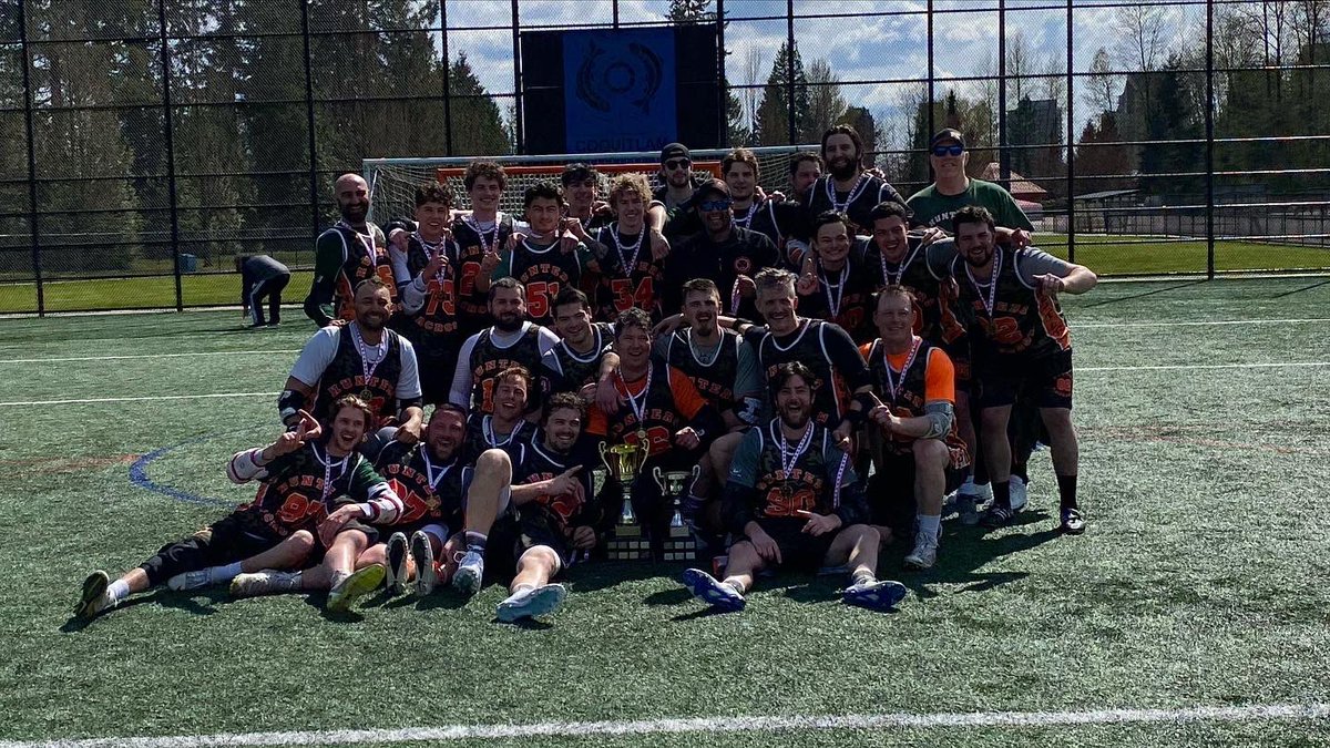 BEERHUNTERLAX's tweet photo. Your BeerHunters are the 2021/2022 League and Provincial Champions 🏆🏆 Thank you to all our fans for the support #HuntersLax #ChampsAreHere #CWFLL https://t.co/pA4jTynDOA