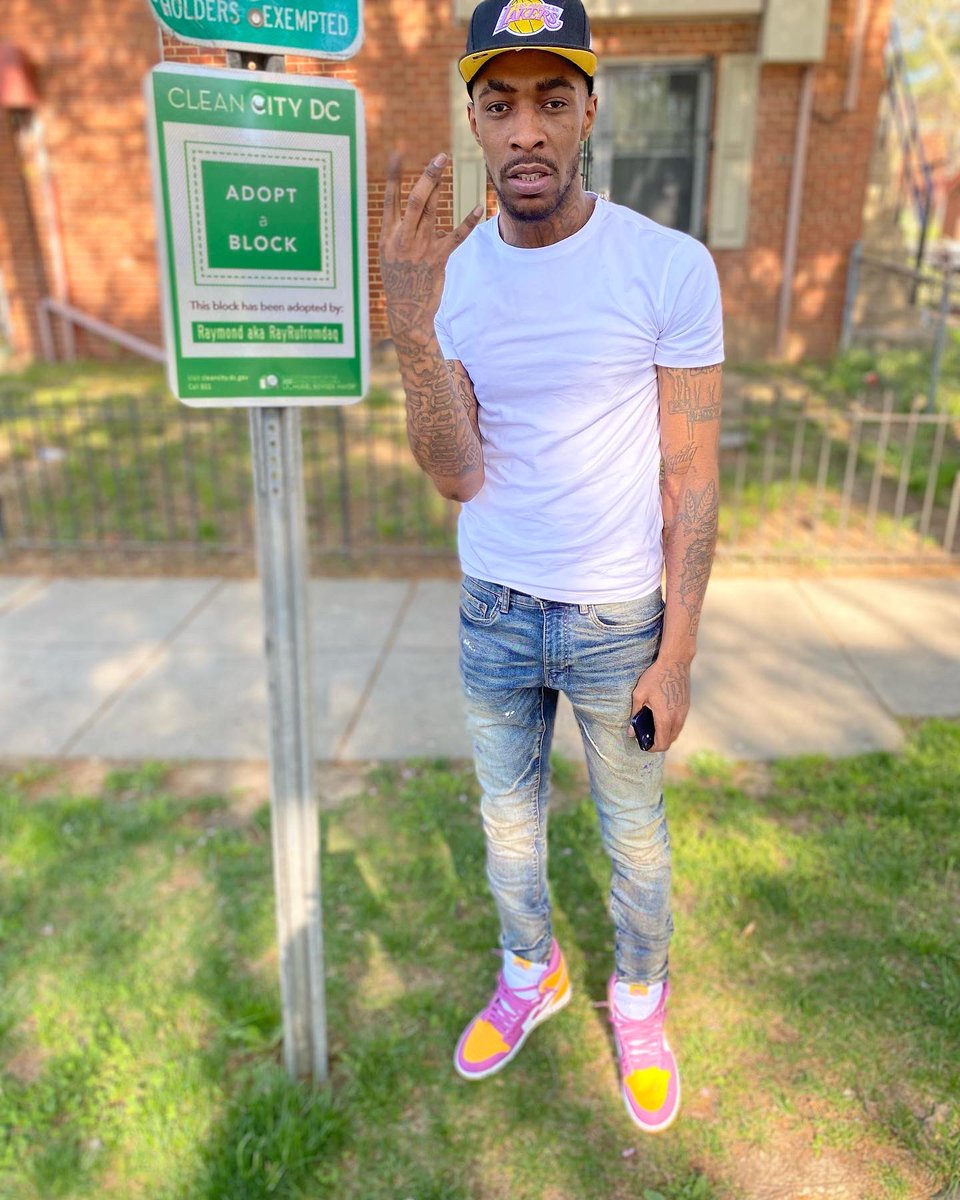 JuggDaTalk_'s tweet image. Heart Been Broke I Grew Up Wit No Muva #LLRayRu💔 #FreeVuelo🔐