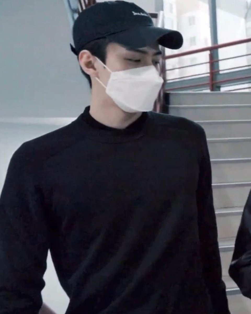 94LOOKS's tweet image. #SEHUN #세훈