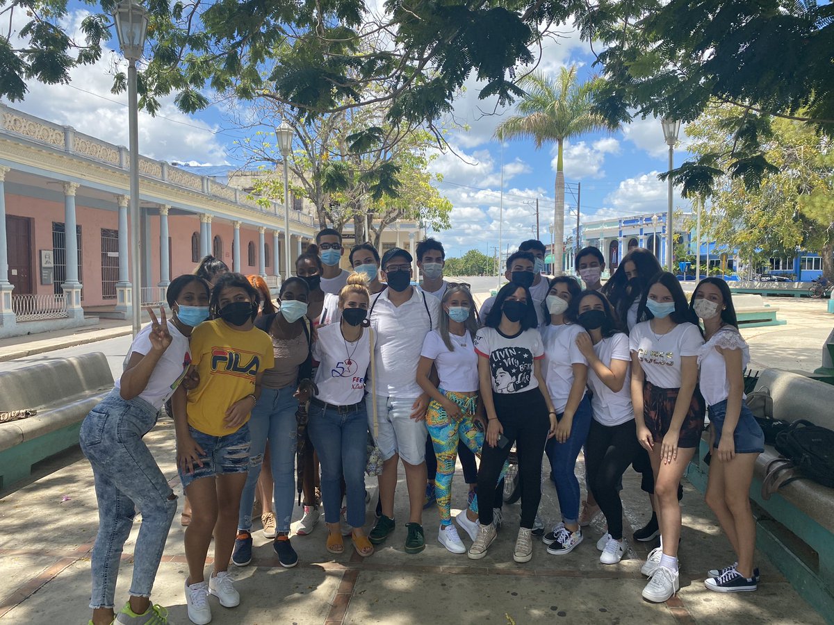 feem_ipvce's tweet photo. Los estudiantes del IPVCE Federico Engels presentes en la bicicletada convocada por el centenario de la FEU.
#VamosConTodo #RumboAl100FEU #Revolucionando https://t.co/ekSFTFqzbs