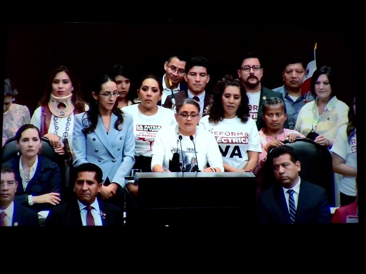alxrdz3's tweet photo. Excelente participación de la Diputada @ALEIDAALAVEZ 
#ReformaElectricaVa https://t.co/Pm0gkZNo0q