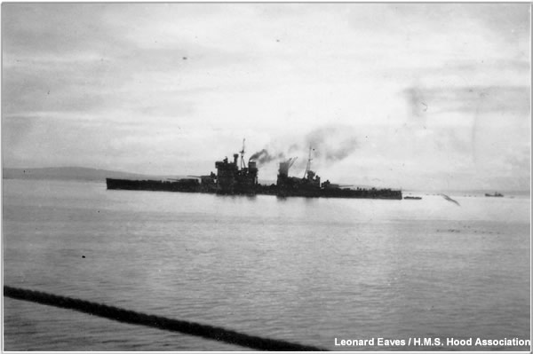 HMS_HoodUK's tweet photo. Taken by Leonard Eves who was lost in Hood on May 24th 1941.
HMS Prince of Wales steaming past Hood in Scapa during exercises she conducted in the run up to the Battle of Denmark Strait.
#RoyalNavy #HMSHA #WW2 #WorldWar2 https://t.co/D1Y3jlt5JR