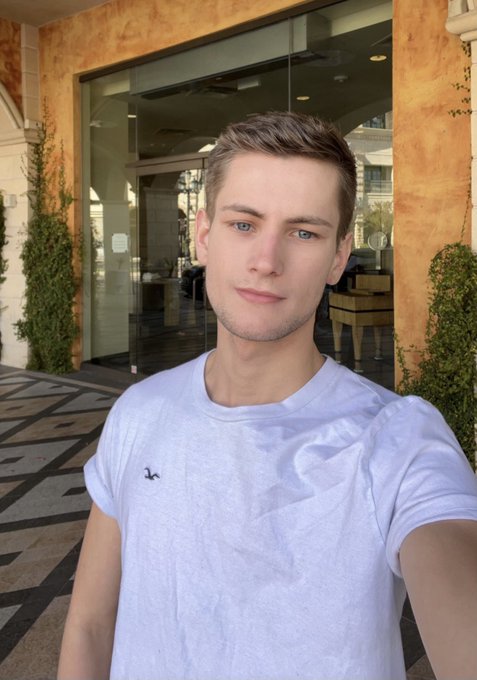 happy easter!!! 💙  wanna get back into collabing more, reply with who you&rsquo;d want to see me with 👀 https://t<a href="/tag/bondwithmestepdaddy"class="tags"><span>#bondwithmestepdaddy</span></a>