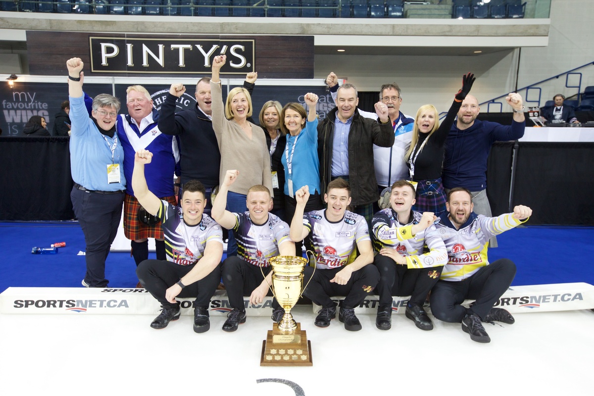 British Curling (@britishcurling) on Twitter photo “This is the most prestigious Slam that we play in, so it’s great to win it twice now," <a href="/TeamMouat/">Team Mouat</a>'s vice skip <a href="/G_d_hardie/">Grant hardie</a> on successfully defending the #PlayersChampionship title in Toronto 🇨🇦
▶️britishcurling.org.uk/news/mouat-s-m…
📸Courtesy of <a href="/PhotoVagrant/">Anil Mungal</a>/<a href="/Sportsnet/">Sportsnet</a>
#curling #GSOC “This is the most prestigious Slam that we play in, so it’s great to win it twice now," <a href="/TeamMouat/">Team Mouat</a>'s vice skip <a href="/G_d_hardie/">Grant hardie</a> on successfully defending the #PlayersChampionship title in Toronto 🇨🇦
▶️britishcurling.org.uk/news/mouat-s-m…
📸Courtesy of <a href="/PhotoVagrant/">Anil Mungal</a>/<a href="/Sportsnet/">Sportsnet</a>
#curling #GSOC