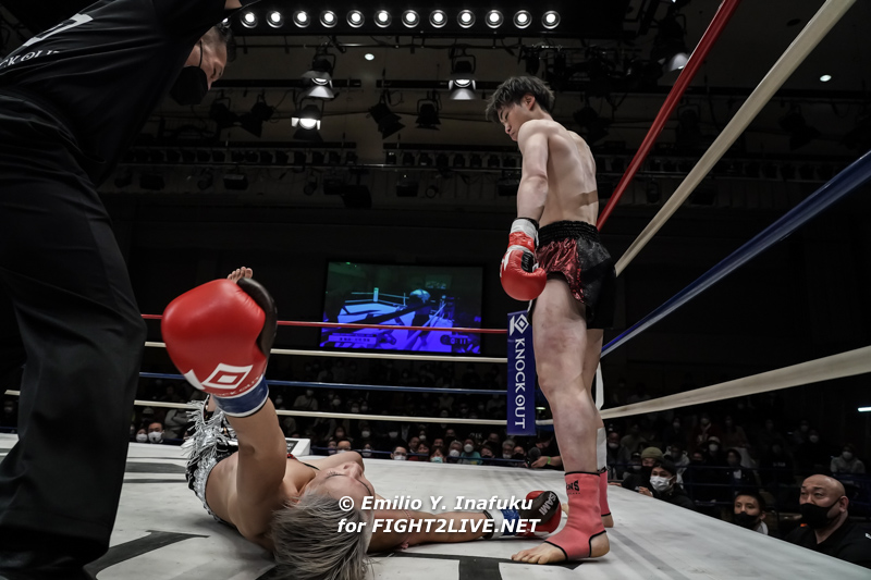 fight2live_net's tweet photo. #KO2022_03
Red Rules, light weight, 3R, 3min:
Ryunson Pan venceu Keima Shoji por KO, 1R, 2m57seg

KNOCK OUT-REDライト級
3分3R
(WIN) #潘隆成
(LOSE) #庄司啓馬
KO, 1R, 2分57秒
@kb_knockout @ryunson0802 https://t.co/sylpUVzgvV
