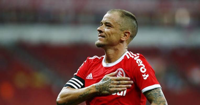 FBITricolor's tweet photo. Sou gremista fanático mas admito sem clubismo

D’Alessandro e o melhor argentino do estado do Rio Grande do Sul. https://t.co/GhP91SPqe6