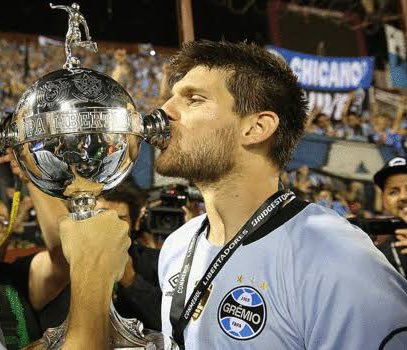 FBITricolor's tweet photo. Sou gremista fanático mas admito sem clubismo

D’Alessandro e o melhor argentino do estado do Rio Grande do Sul. https://t.co/GhP91SPqe6