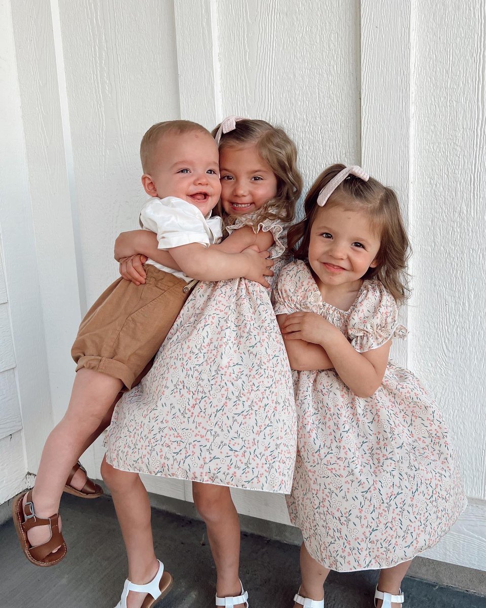 Coach Rid (@skyler_ridley) on Twitter photo Happy Easter from my Family to yours!
#HeisRisen #FamiliesareForever <a href="/LDSchurch/">The Church of Jesus Christ of Latter-day Saints</a> Happy Easter from my Family to yours!
#HeisRisen #FamiliesareForever <a href="/LDSchurch/">The Church of Jesus Christ of Latter-day Saints</a>