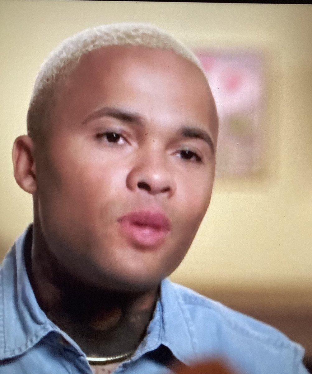 CaptPiccard's tweet photo. #90dayfiance
Great Value Chris Brown on here to promote his music 🤦‍♀️ https://t.co/kJKP9MY3st
