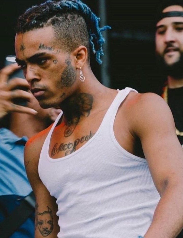 Maryam____bello's tweet photo. Had a chance to bring one back who would it be?
XXX tentacion Or  Juice wrld https://t.co/0vdlDscZyf