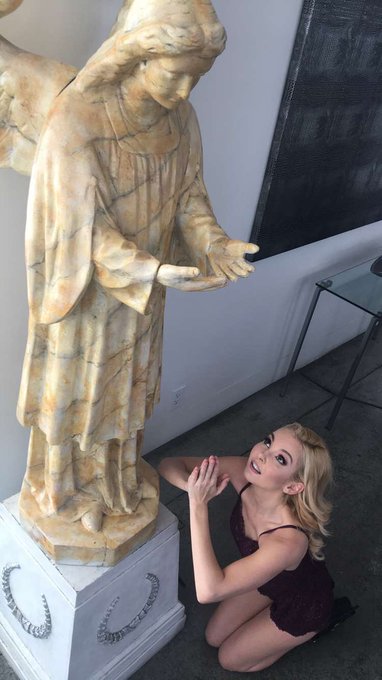 2 pic. And today, we pray ? amen https://t.co/mN5AY2cZmi